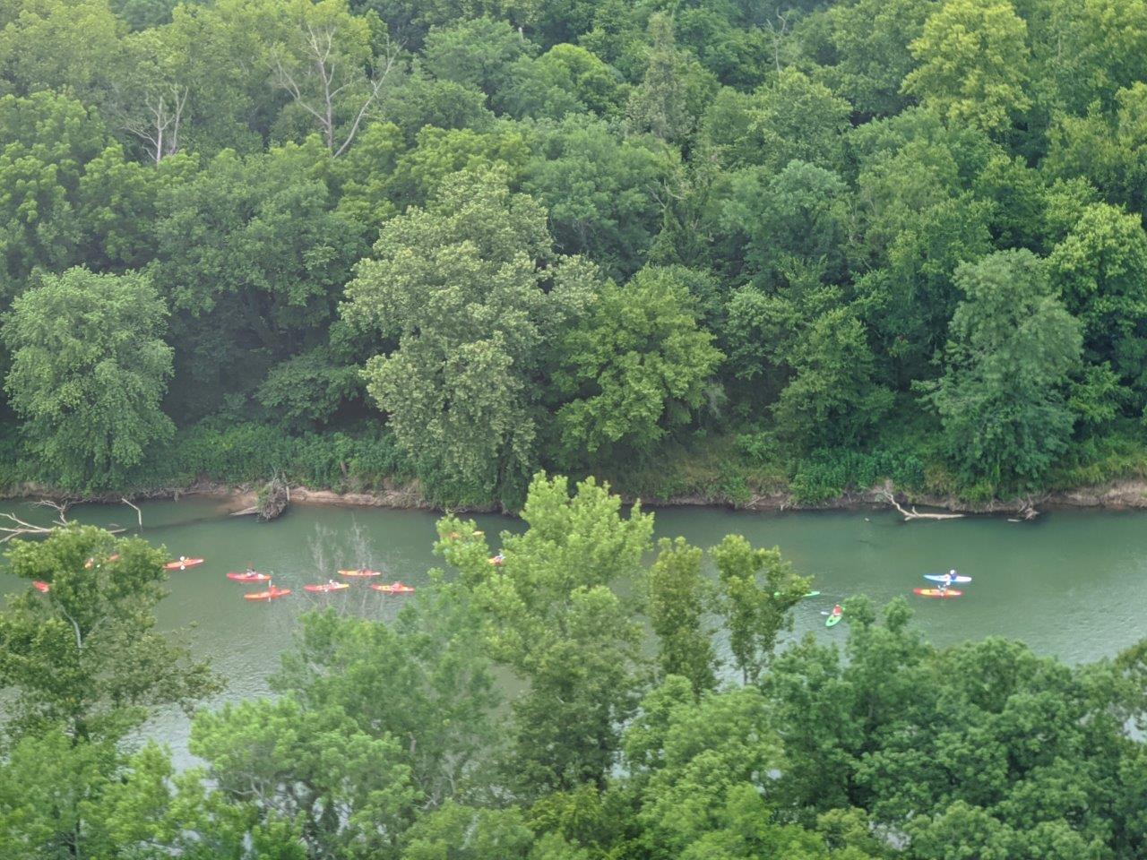 kayakers enjoying the Illinois River